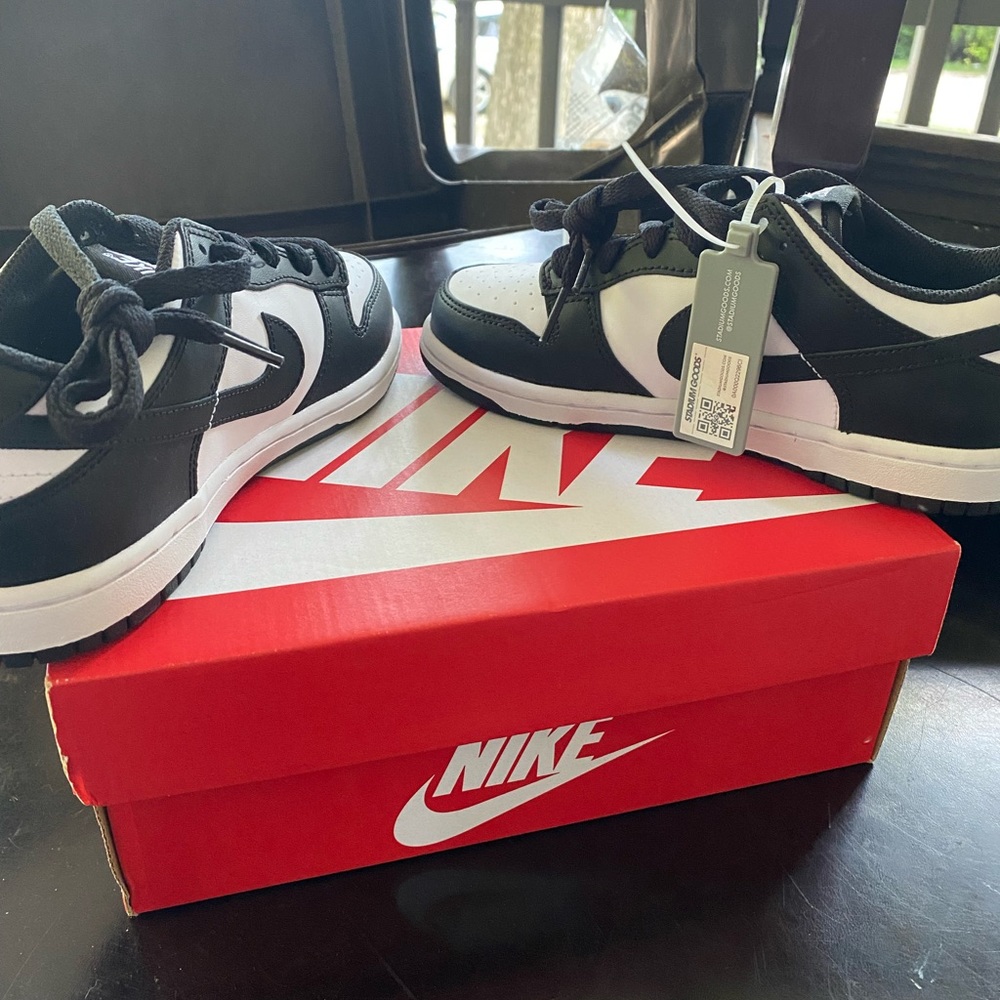 Nike Dunk Low Retro "White/Black" Boys shoes